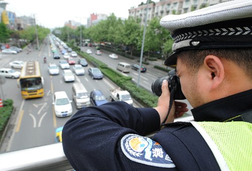 监控抓拍原理道路视频_道路监控摄像头抓拍_道路监控抓拍的原理